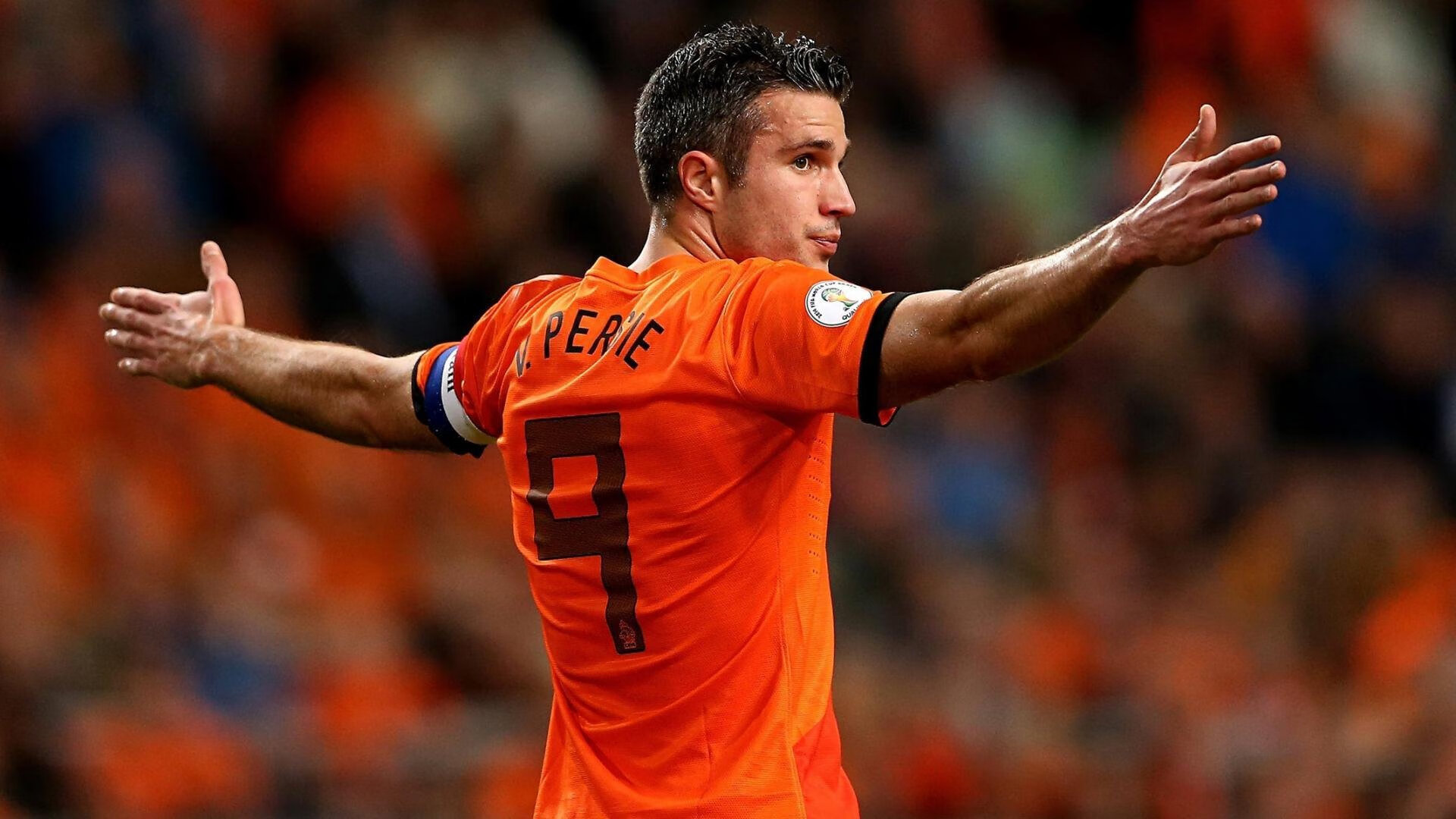 拉尼·帕利斯特冲刺瞬间吸引全场目光,帕尼尼利拉德